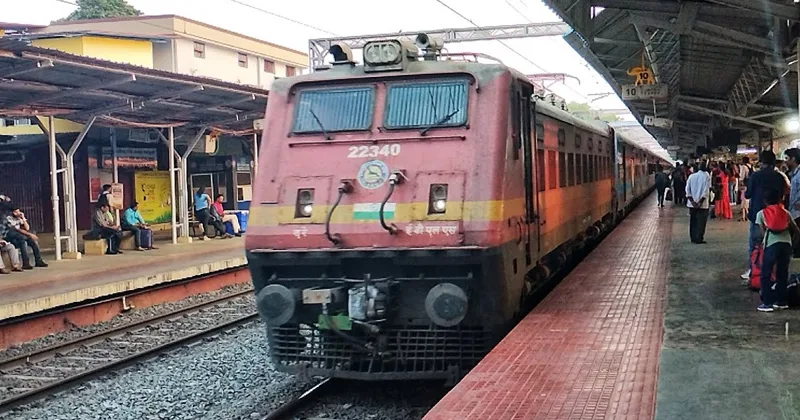 ഓണം പ്രമാണിച്ച് കേരളത്തിലേക്കുള്ള യാത്രാ തിരക്ക് കുറയ്ക്കുന്നതിനായി ഇന്ത്യൻ റെയിൽവേ