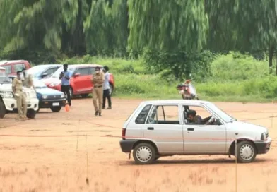 ഡ്രൈവിങ് ടെസ്റ്റിൽ ഇനി എച്ച്’ മാത്രം പോര; കാൽനടയാത്രക്കാരുടെ സുരക്ഷക്കും പരിശീലനം നിർബന്ധം, മിന്നല് പരിശോധനയുമായി എംവിഡി ഡ്രൈവിങ് ടെസ്റ്റിൽ ഇനി എച്ച്’ മാത്രം പോര; കാൽനടയാത്രക്കാരുടെ സുരക്ഷക്കും പരിശീലനം നിർബന്ധം, മിന്നല് പരിശോധനയുമായി എംവിഡി