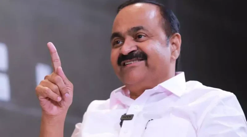 വൈഷ്ണ സുരേഷിന്റെ പേര് വോട്ടര് പട്ടികയില് നിന്ന് നീക്കം ചെയ്യാന് സി.പി.എം ക്രിമിനല് ഗൂഡാലോചന നടത്തിയെന്ന് പ്രതിപക്ഷ നേതാവ് വി.ഡി സതീശന് വൈഷ്ണ സുരേഷിന്റെ പേര് വോട്ടര് പട്ടികയില് നിന്ന് നീക്കം ചെയ്യാന് സി.പി.എം ക്രിമിനല് ഗൂഡാലോചന നടത്തിയെന്ന് പ്രതിപക്ഷ നേതാവ് വി.ഡി സതീശന്