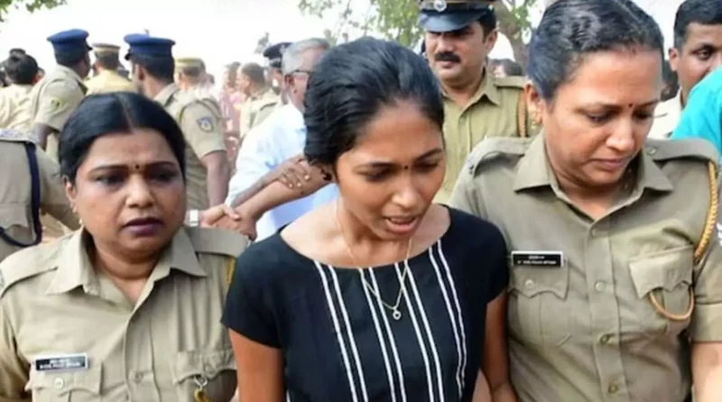 കാമുകനൊപ്പം ജീവിക്കാൻ സ്വന്തം മകനെ കടലിലെറിഞ്ഞ് കൊന്നു; ശരണ്യക്ക് ജീവപര്യന്തം കാമുകനൊപ്പം ജീവിക്കാൻ സ്വന്തം മകനെ കടലിലെറിഞ്ഞ് കൊന്നു; ശരണ്യക്ക് ജീവപര്യന്തം