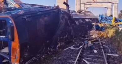 റെയിൽവേ നിർമ്മാണത്തിനിടെ ട്രെയിനിന് മേൽ ക്രെയിൻ വീണ് അപകടം; തായ്‌ലൻഡിൽ 22 യാത്രക്കാർക്ക് ദാരുണാന്ത്യം