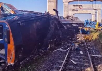 റെയിൽവേ നിർമ്മാണത്തിനിടെ ട്രെയിനിന് മേൽ ക്രെയിൻ വീണ് അപകടം; തായ്‌ലൻഡിൽ 22 യാത്രക്കാർക്ക് ദാരുണാന്ത്യം