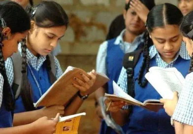 സ്കൂൾ അടയ്ക്കുന്ന ദിവസം ആഘോഷം വേണ്ട സ്കൂൾ അടയ്ക്കുന്ന ദിവസം ആഘോഷം വേണ്ട