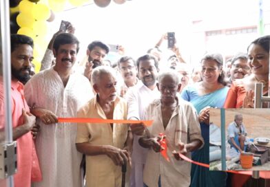 കാട്ടാക്കടയിൽ സ്റ്റുഡിയോ ഉദ്ഘാടകനായത് വഴിയോര കച്ചവടക്കാരനായ കപ്പലണ്ടി വറുത്തു വിൽപ്പന നടത്തുന്ന വയോധികൻ.