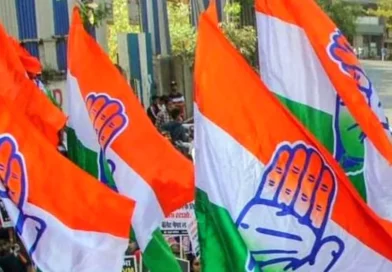 മുഖ്യമന്ത്രിയെ നിശ്ചയിക്കാനായി നിരീക്ഷകരായി അജയ് മാക്കനും മുകുള്‍ വാസ്‌നിക്കും കേരളത്തിലേക്ക്