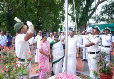 നിയമസഭാ സ്പീക്കറുടെ വസതിയിൽ സ്വാതന്ത്ര്യദിനം ആഘോഷിച്ചു. സ്പീക്കർ തിരുവഞ്ചൂർ രാധാകൃഷ്ണൻ ഔദ്യോഗിക നിയമസഭാ സ്പീക്കറുടെ വസതിയിൽ സ്വാതന്ത്ര്യദിനം ആഘോഷിച്ചു. സ്പീക്കർ തിരുവഞ്ചൂർ രാധാകൃഷ്ണൻ ഔദ്യോഗിക